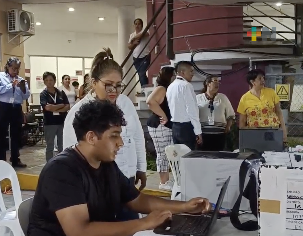 Comienzan a llegar paquetes electorales al Consejo Distrital 16 del INE, en Córdoba